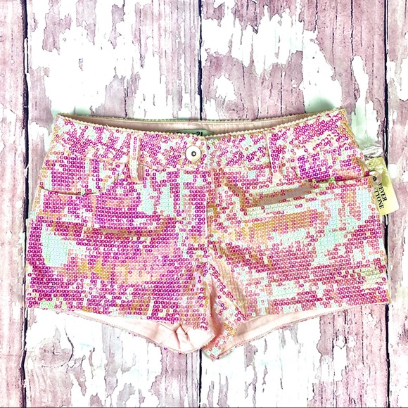 Forever 21 Pants - NWT Forever21 Baby Pink Sequin Shorts